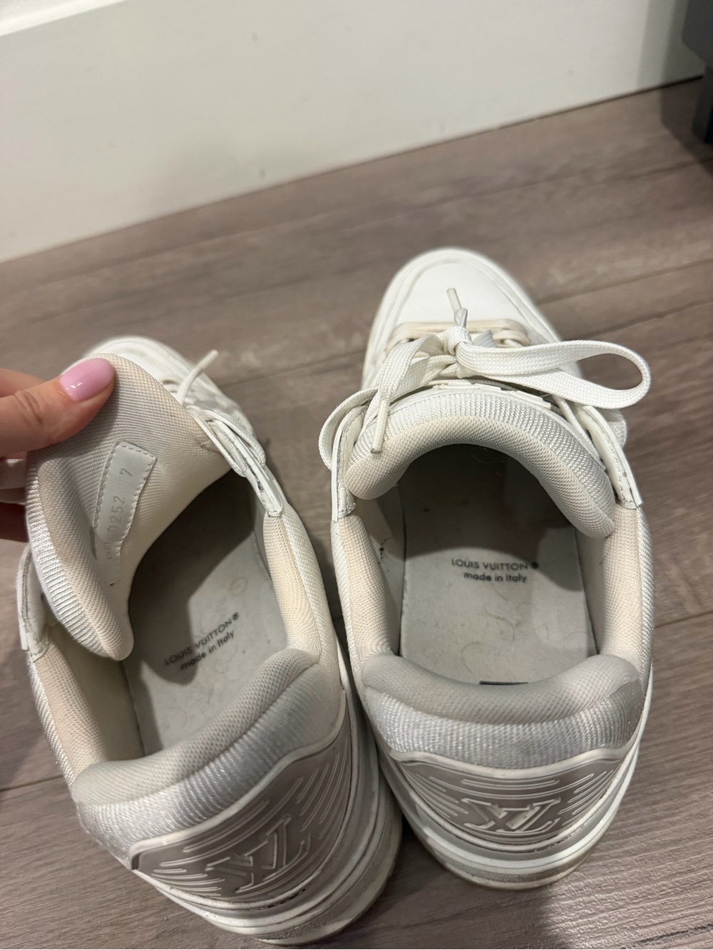 Louis Vuitton White and Off-White Men's Low-Top Sneakers - Picture 5 of 5
